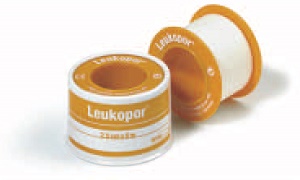 CEROTTO ADESIVO IPOALLERGENICO LEUKOPOR. SUPPORTO: TESSUTO NON TESSUTO BIANCO DI POLIESTERE E VISCOSA ADESIVO POLIACRILICO SENZA RESINE E GOMME NATURALI. 2,5X500CM MUTUABILE - Newepa Srl